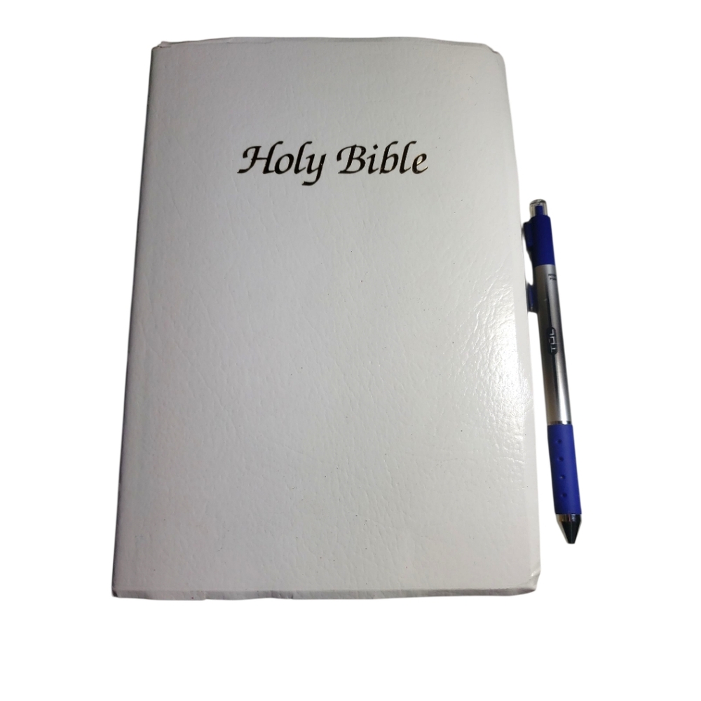 Holy Bible - Picture 2 of 11